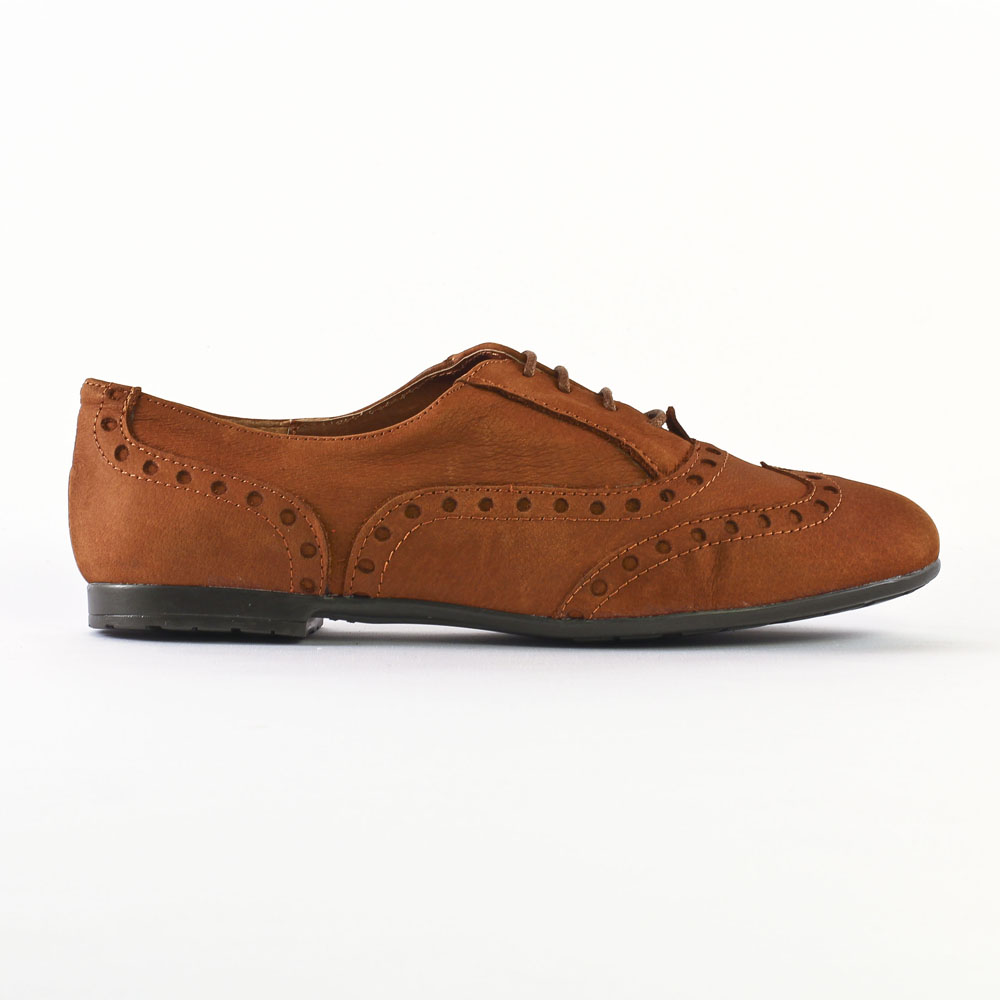Mocassin marron femme Leader français de la distribution de chaussures en centre-ville et centre commerciaux, Eram fait partager son savoir-faire chausseur en proposant des produits de qualité, à prix raisonnables pour la femme, l’homme et l’enfant.